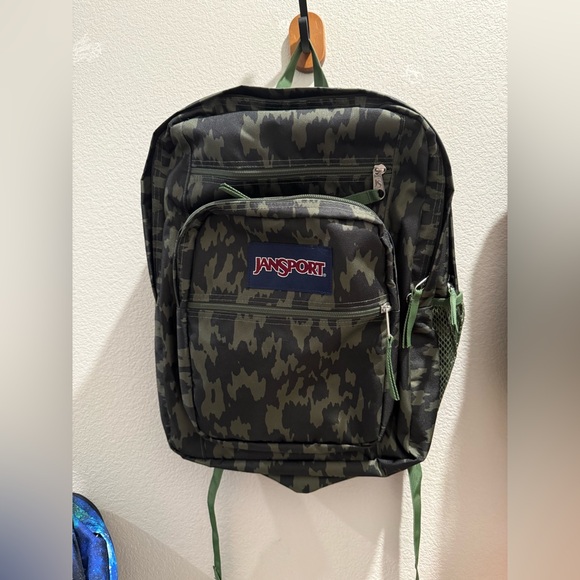 Jansport XL Camo Backpack {flawed gem} 🎒 NWT - Picture 1 of 3